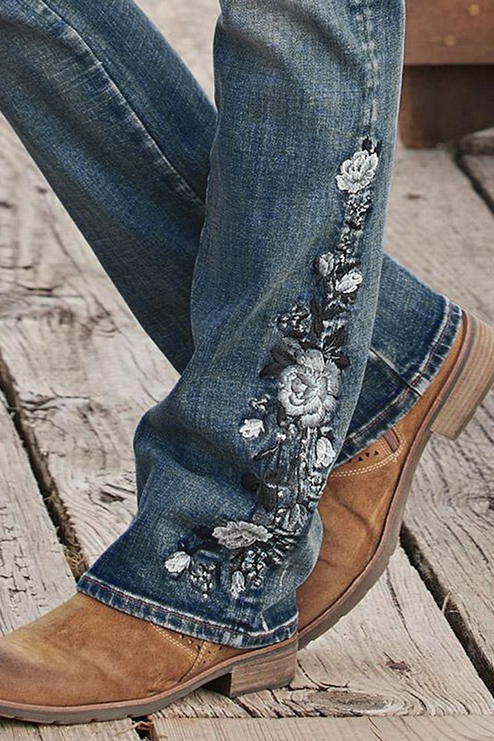 😍Last Day 56% OFF🔥Floral Hand Embroidery Mid Waist Bootcut Jeans🔥
