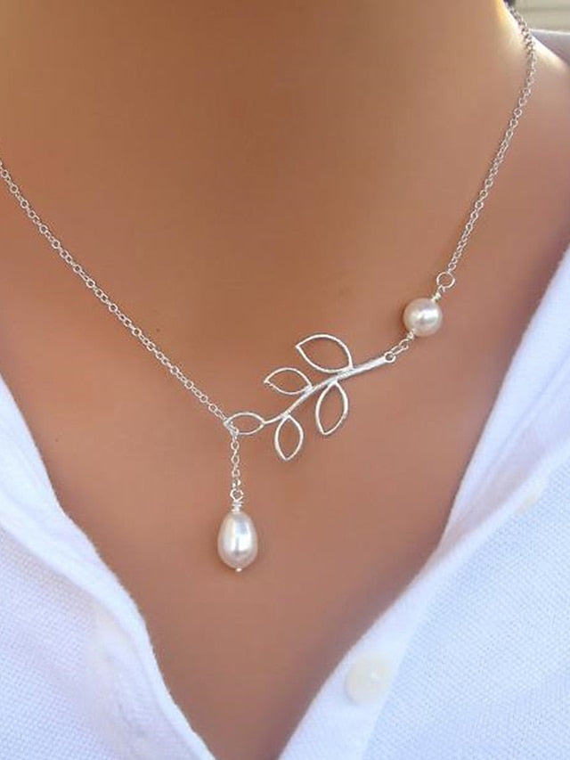 Women's necklace Fashion Outdoor Leaf Necklaces